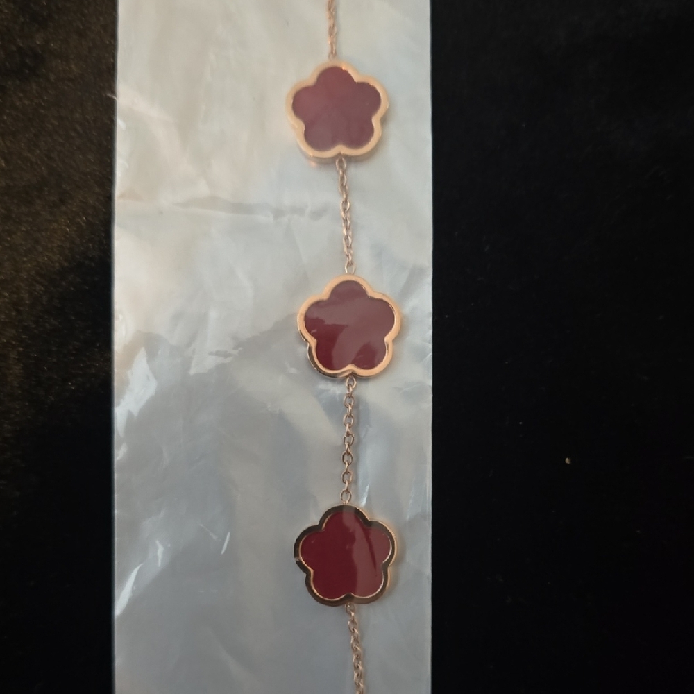 Chic Red Flower Charm Bracelet